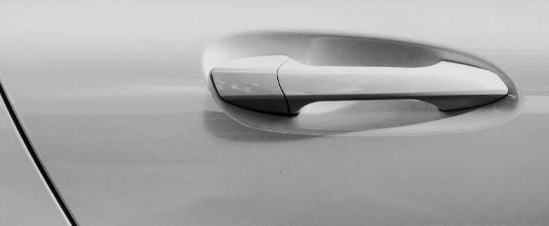 Blanc Glacier touch up paint for Nissan
