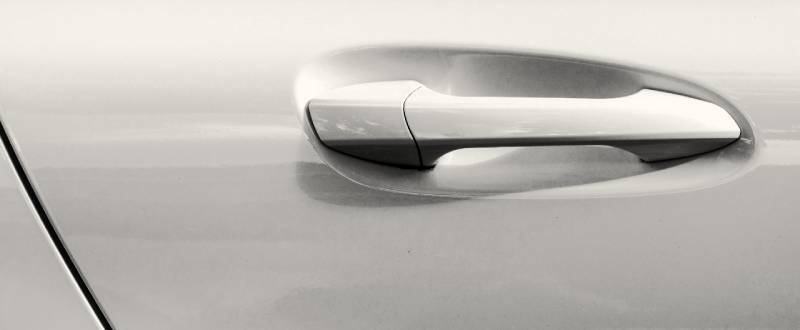 Cameo White touch up paint for Isuzu