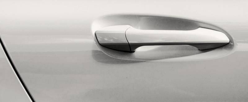 Glacier White Metallic touch up paint for Jaguar