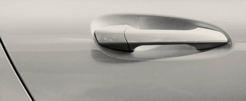 Innsbruck White touch up paint for Mitsubishi