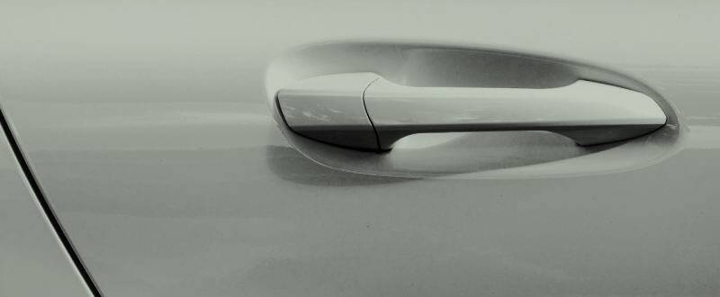 Light Silver Metallic touch up paint for Isuzu