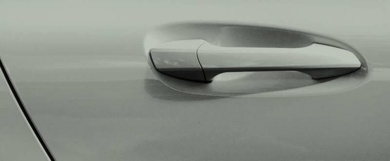 Light Silver Metallic  touch up paint for Isuzu
