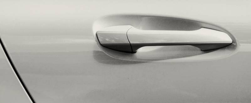 Mineral White Metallic Tricoat touch up paint for BMW