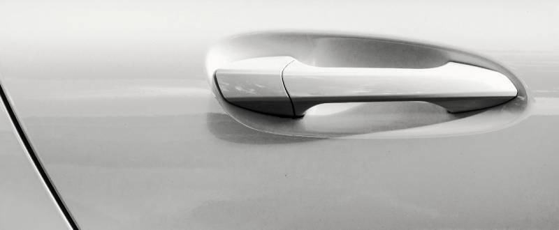 Ostuni Pearl White Tricoat touch up paint for Jaguar