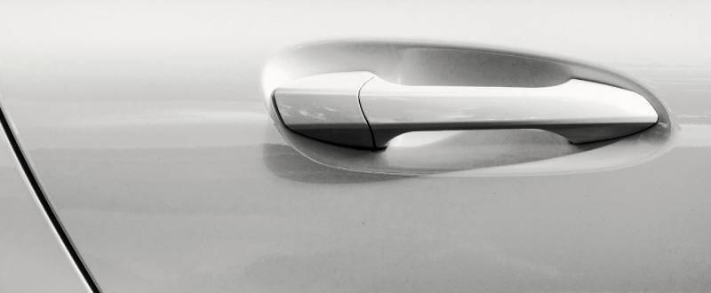Ostuni Pearl White Tricoat touch up paint for Jaguar