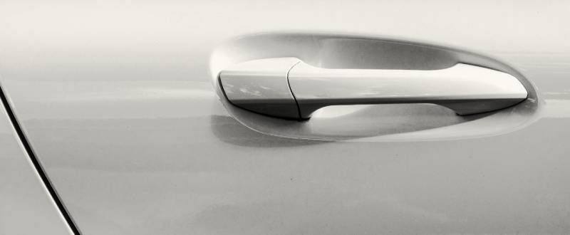Oxford White (cladding) touch up paint for Ford