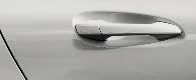 Pearl White Tricoat touch up paint for Jeep