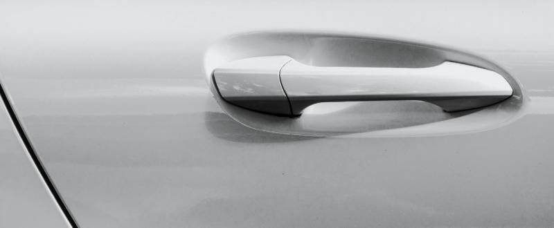 Pearl White Tricoat touch up paint for Tesla