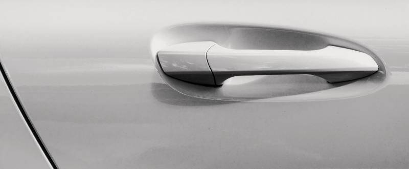 Pearl White Tricoat touch up paint for Tesla