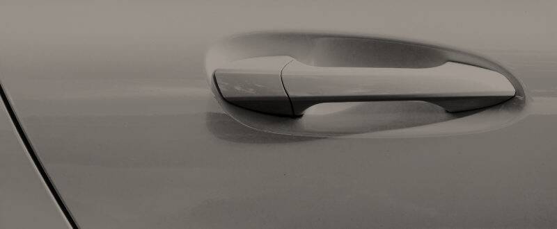 Quantum Silver Pearl touch up paint for Aston-Martin