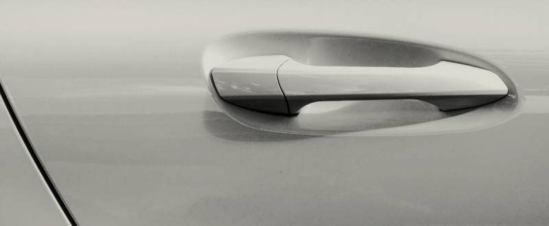 Summit White touch up paint for Cadillac