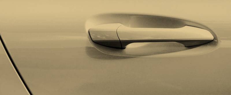Valencia Gold Metallic  touch up paint for Mitsubishi
