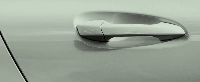White Platinum Pearl Tri-Coat touch up paint for Volvo