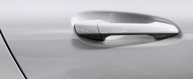 Yosemite White touch up paint for Mitsubishi